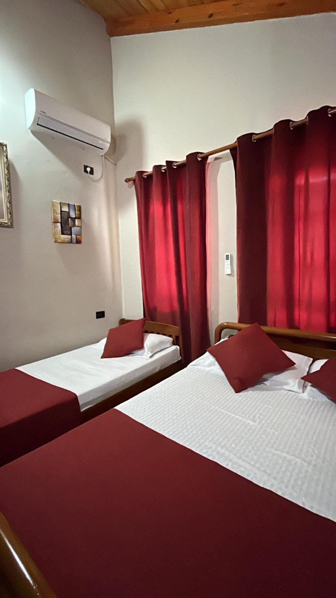 Rooms Emiliano Castle Of Kruja 객실 사진