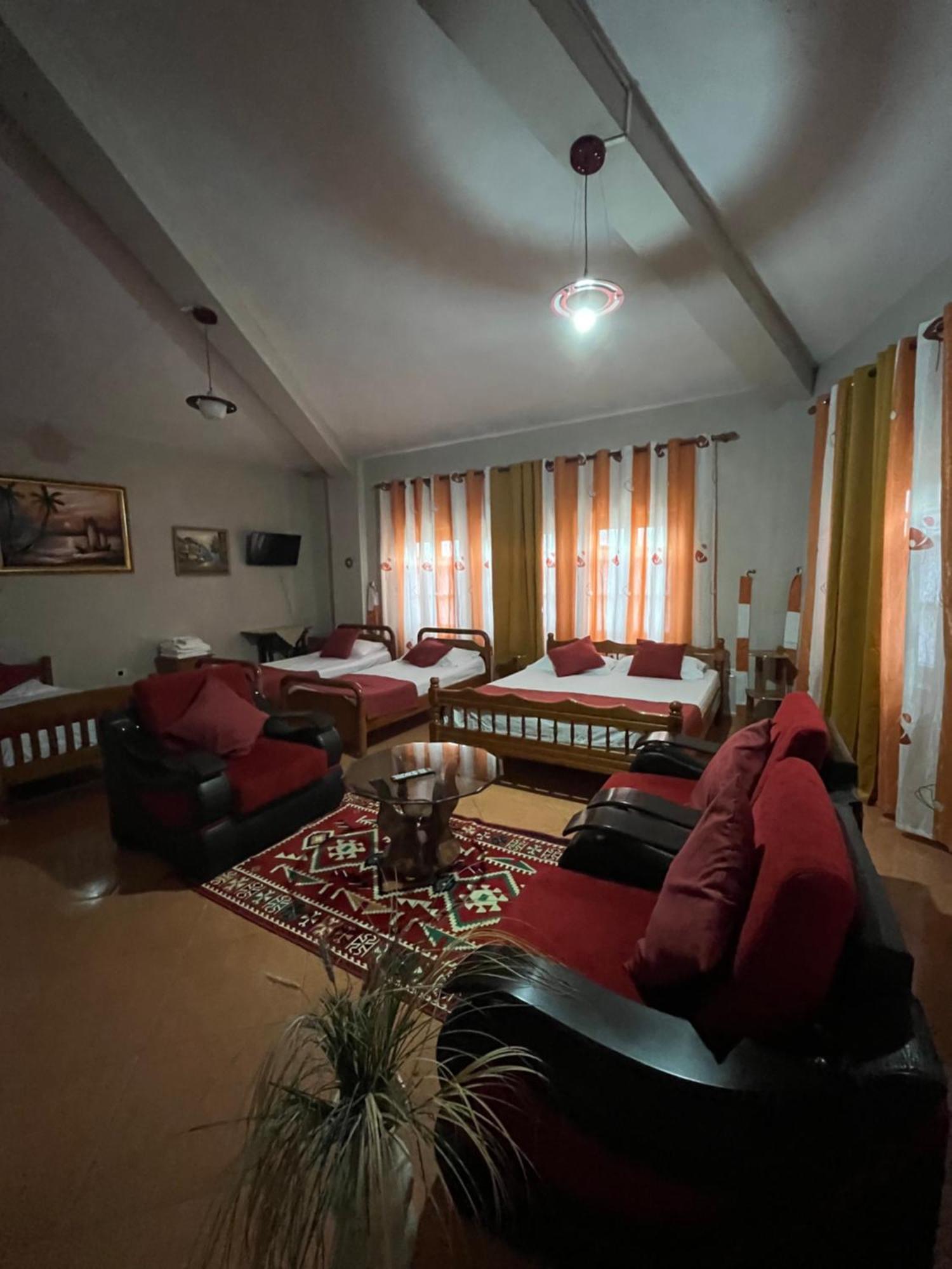 Rooms Emiliano Castle Of Kruja 객실 사진